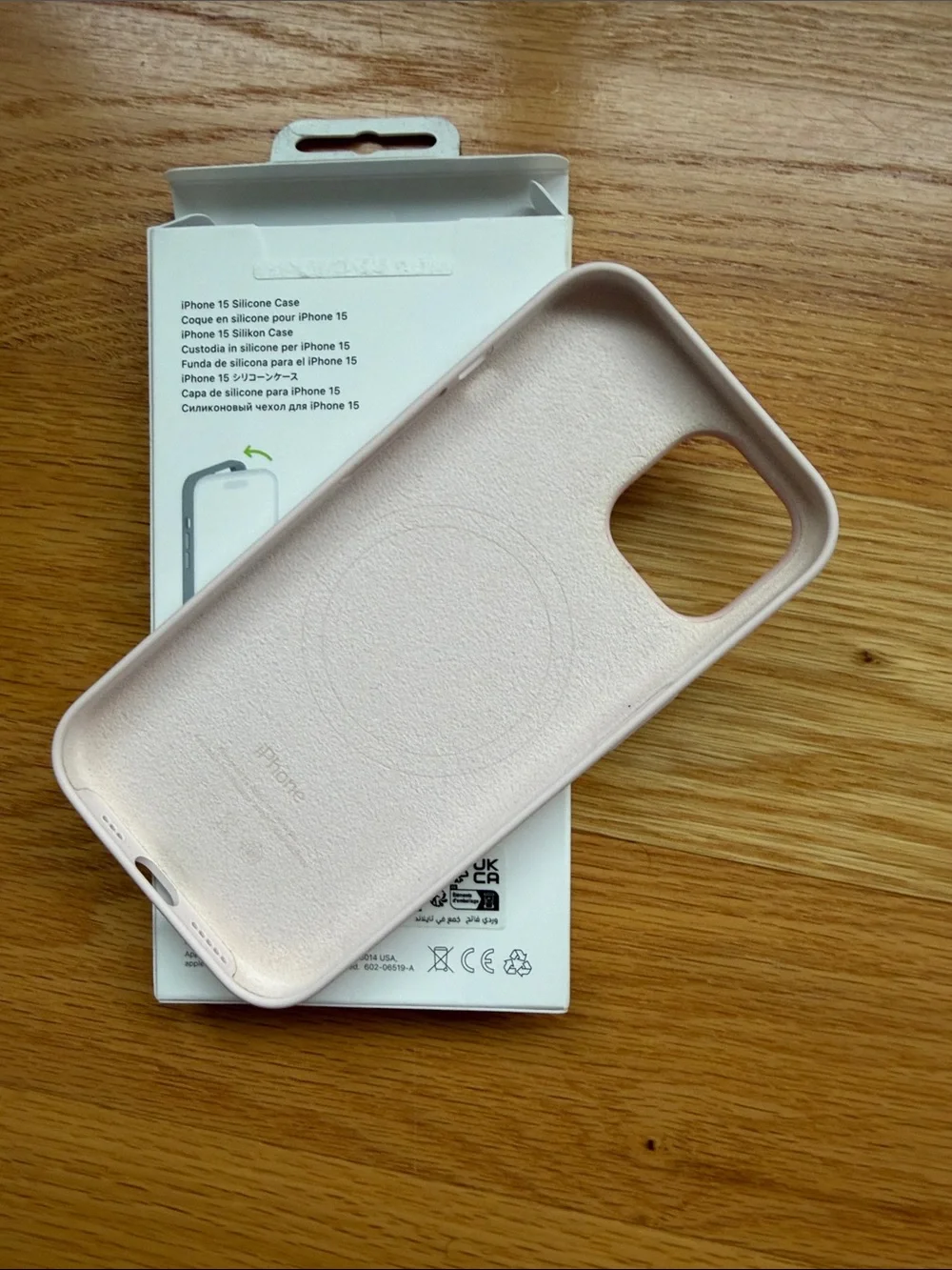 Apple iPhone 15 Silicone Case - Blush Pink